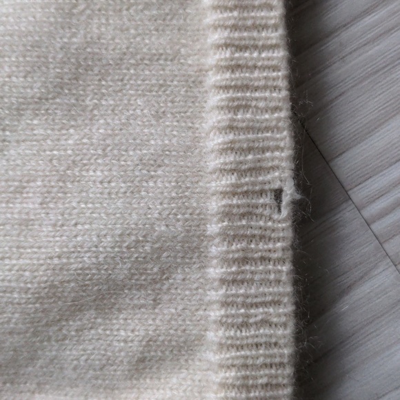 100% cashmere size M cream colored button up sweater pockets on front - Picture 12 of 13